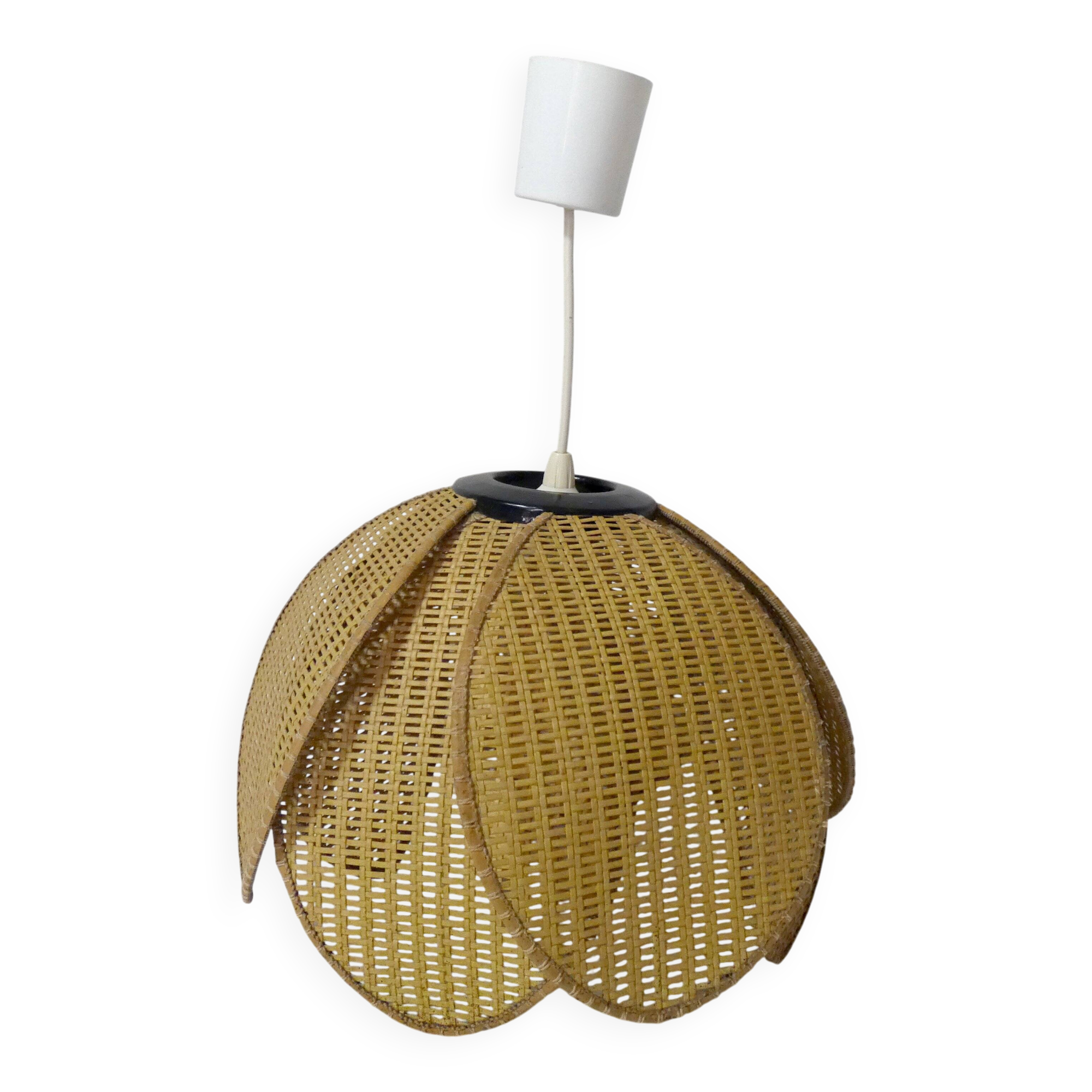 Vintage floral rattan pendant light