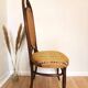 Chaise vintage Thonet en bois courbé : tissu rétro, dossier en canne, yougoslave des années 1970