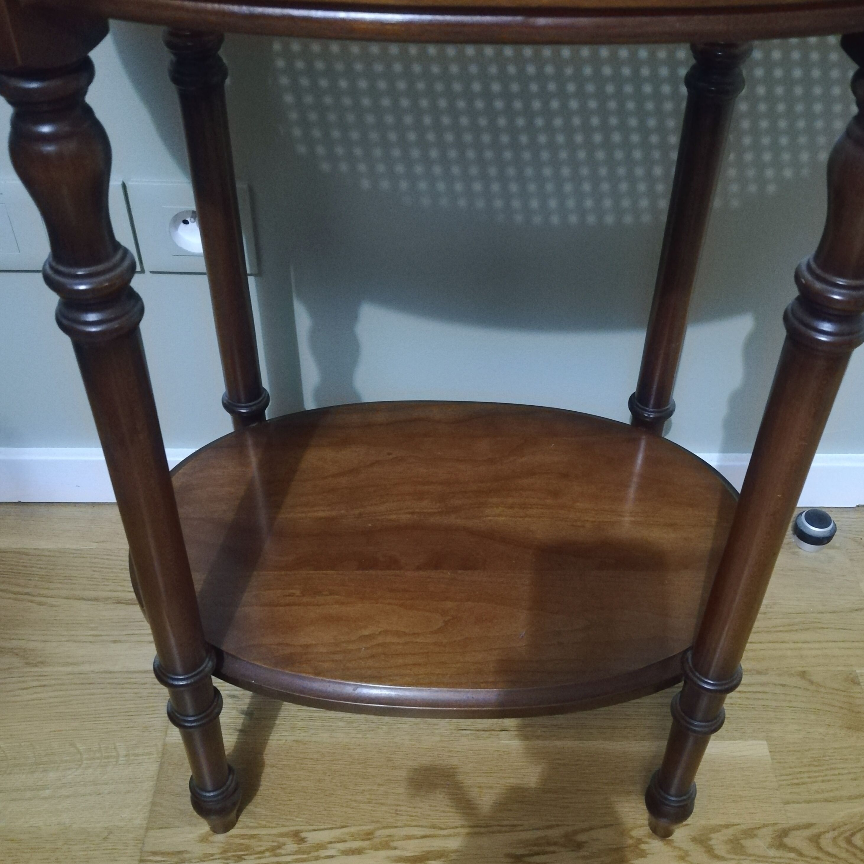 Pedestal table or harness in wood