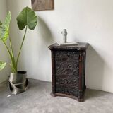 Commode XIXème pin noirci sculpté