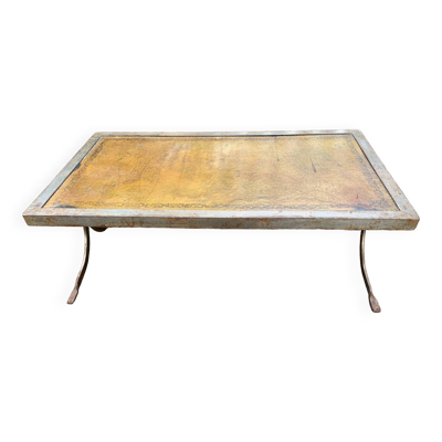 Table basse industrielle en fer forgé argenté et cuir année 70