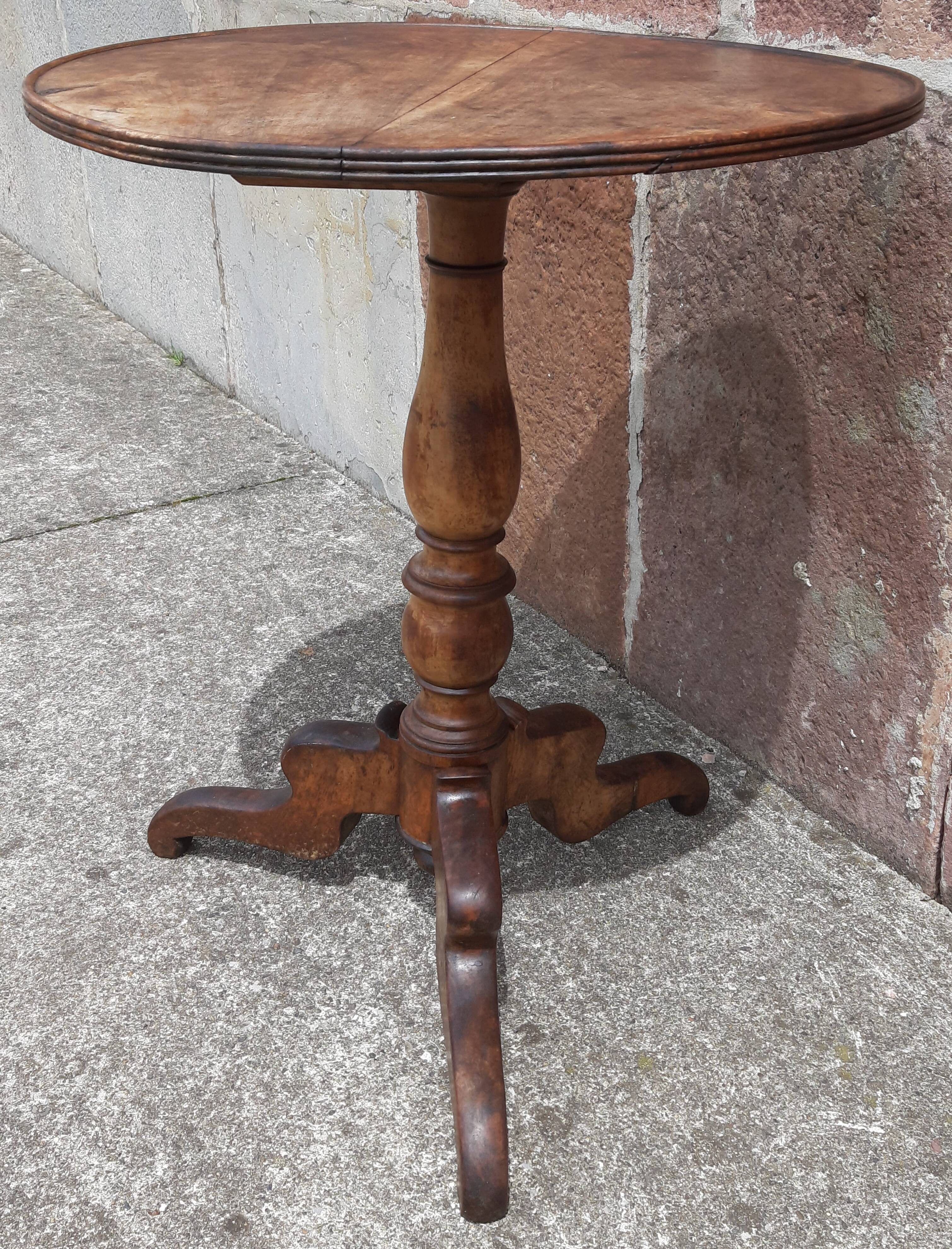 Tripod gueridon or Louis Philippe side table, cabaret top.