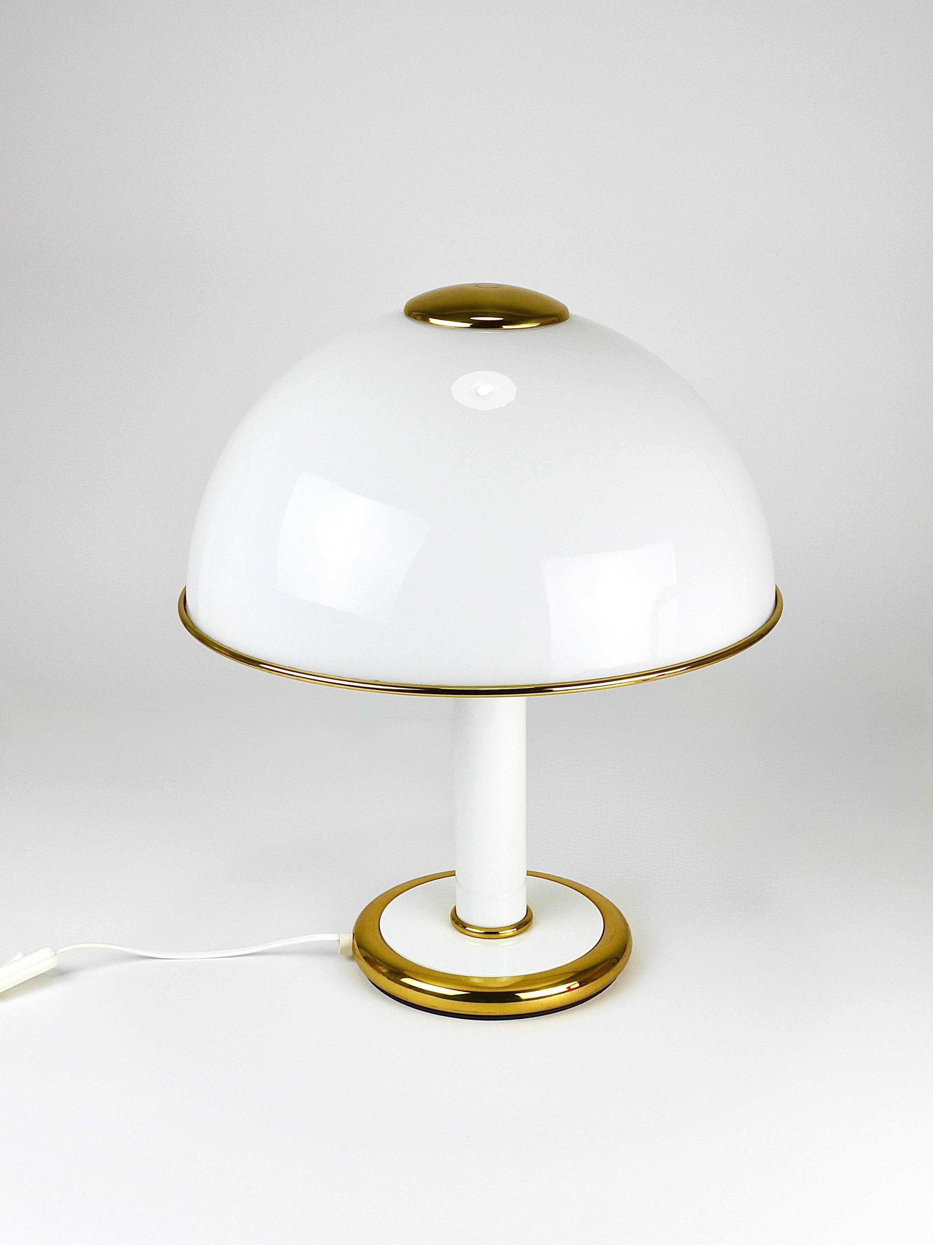F. Fabbian Mushroom Table Lamp in White and Gold Murano Glass, Italy, 1970s