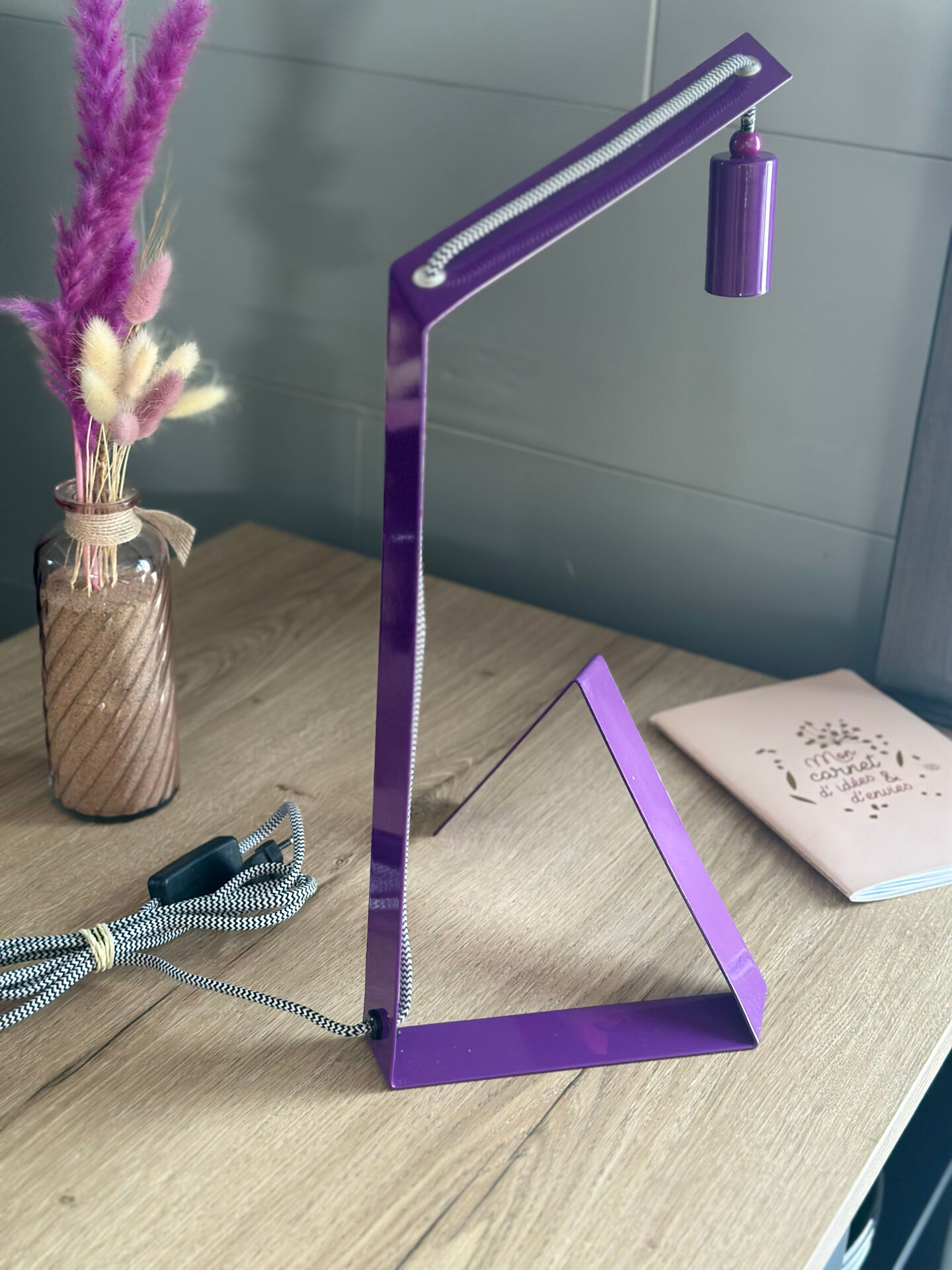 Agemob purple desk lamp in vintage Memphis style from the 80s and 90s.