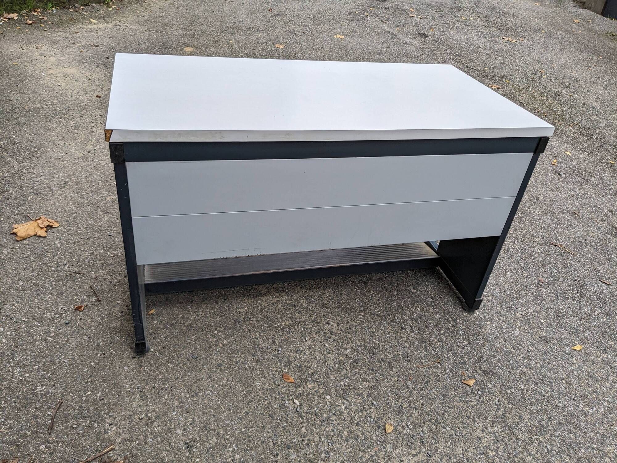 retro desk (industrial/school style from the 60s-70s)