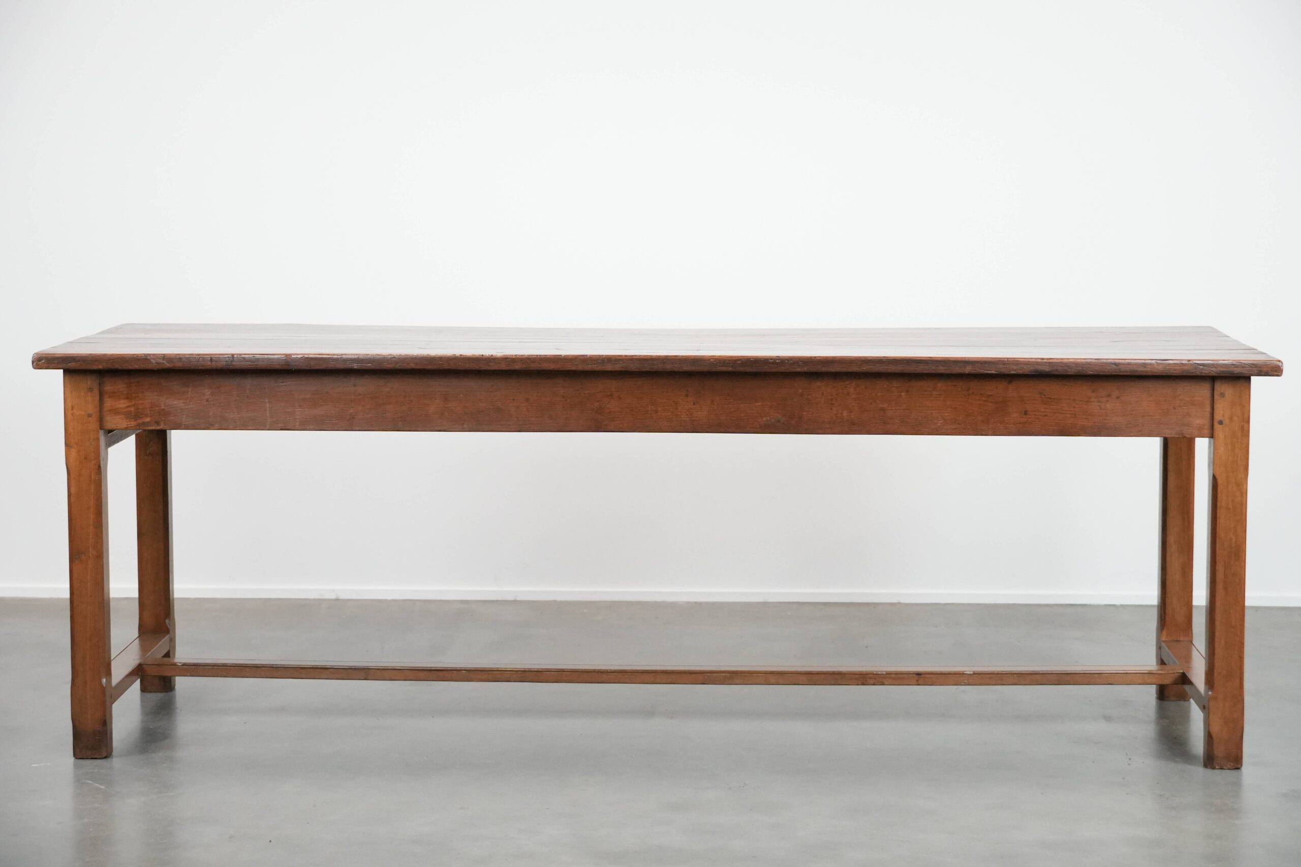 Grande table à manger antique française pour 6 à 8 personnes.