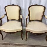 Paire de fauteuils style Louis XV beige
