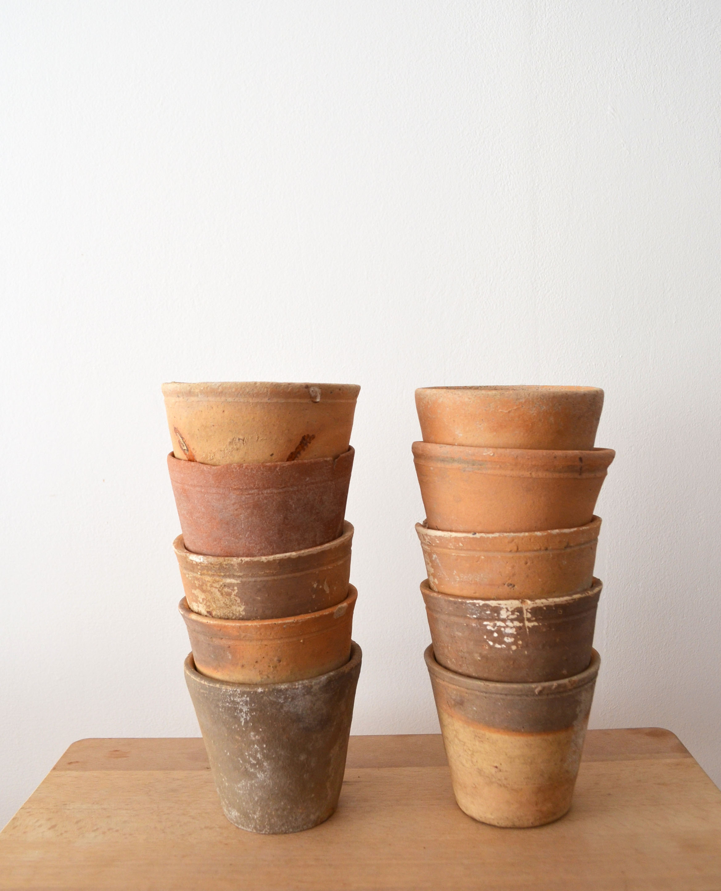 10 terracotta seedling pots