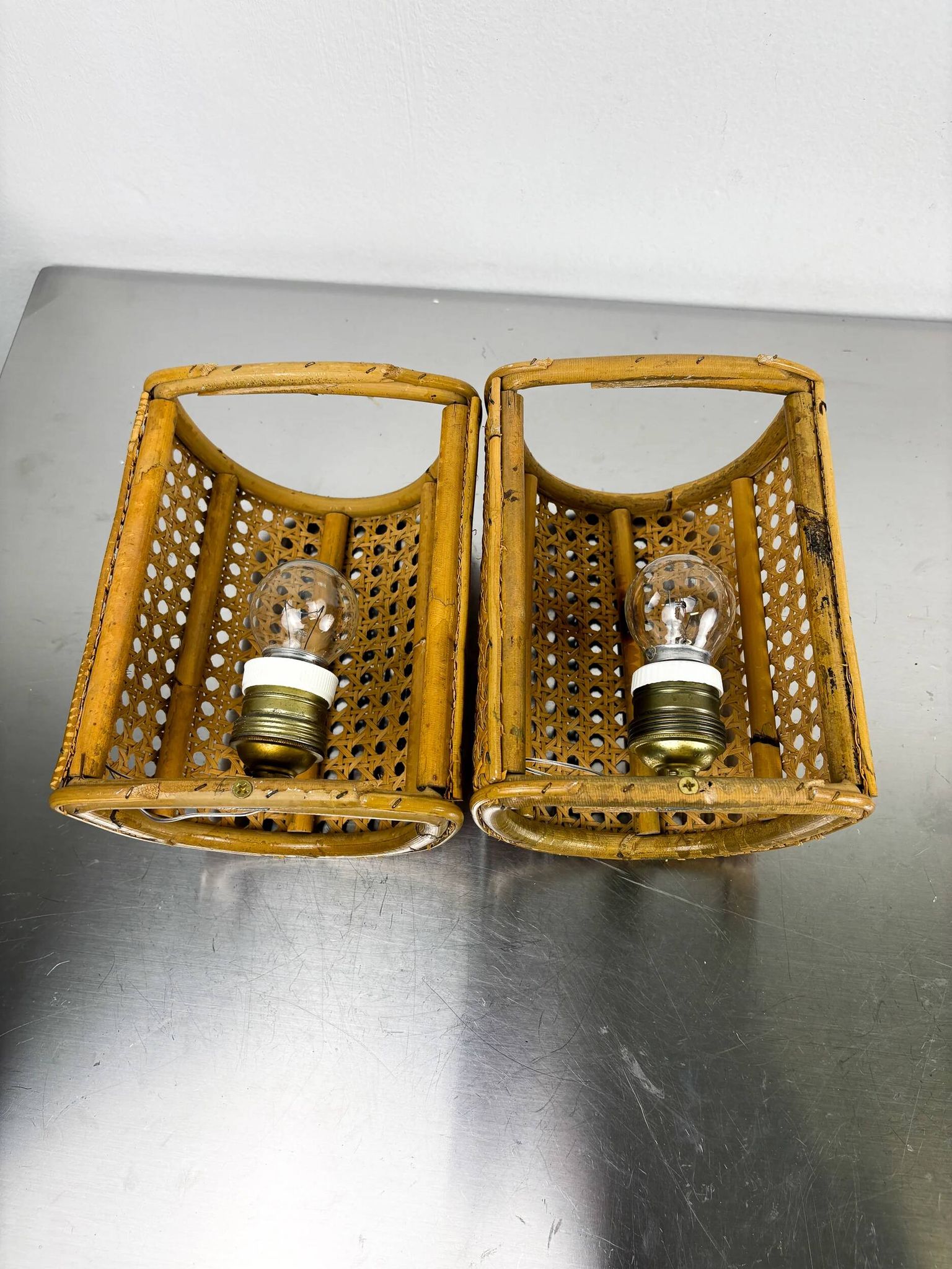 Pair of mid-century woven wicker & rattan wall sconces – Italy 1960s