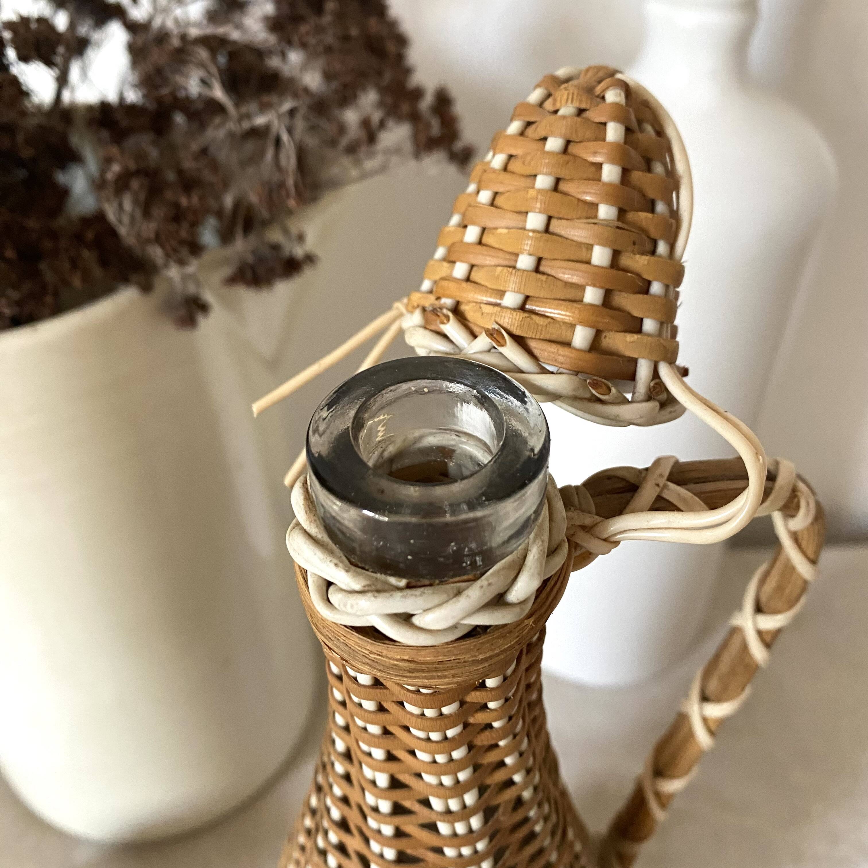 Rattan and scoubidou bottle