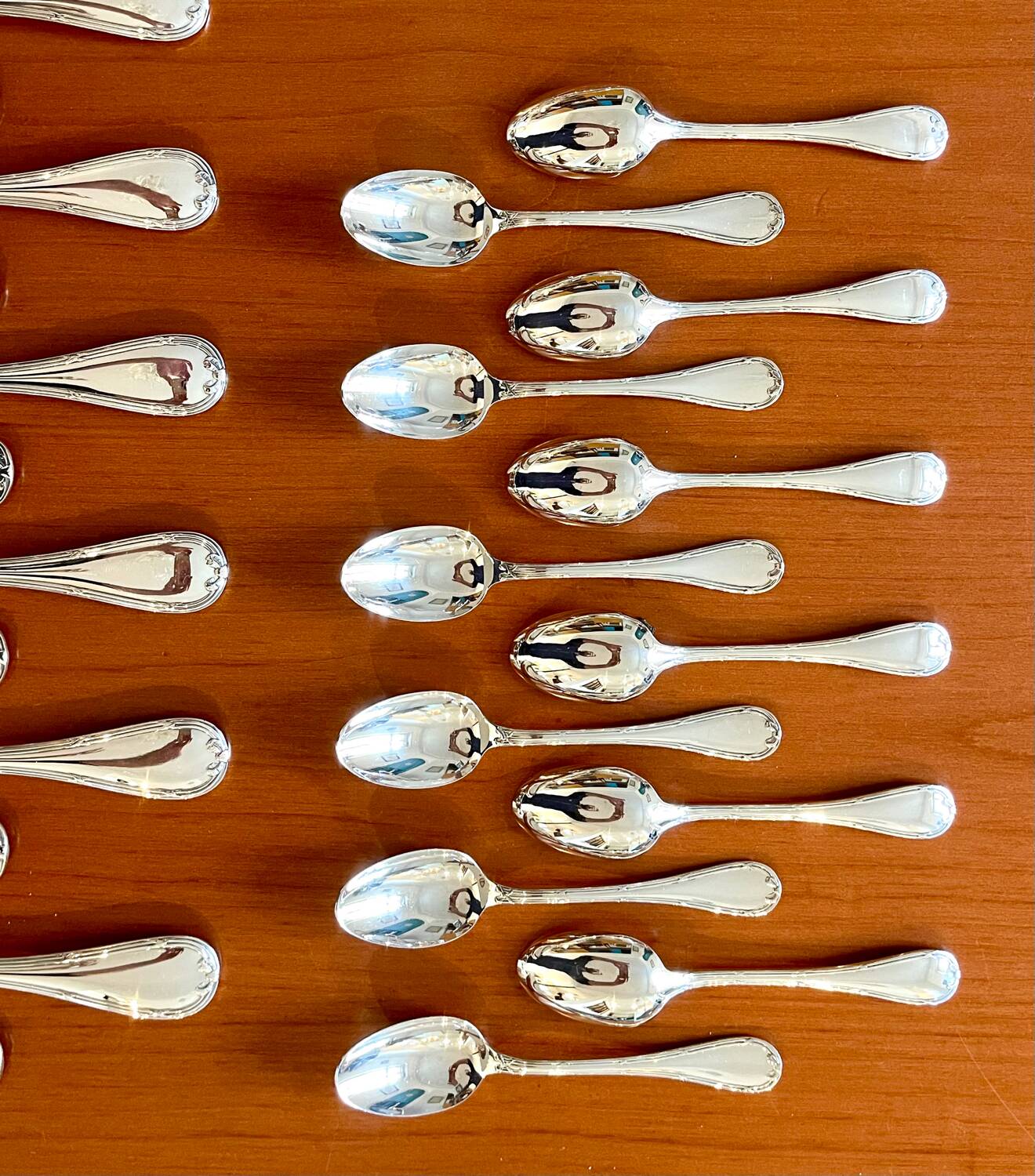 Christofle crossed ribbons, 73-piece cutlery set in new condition.