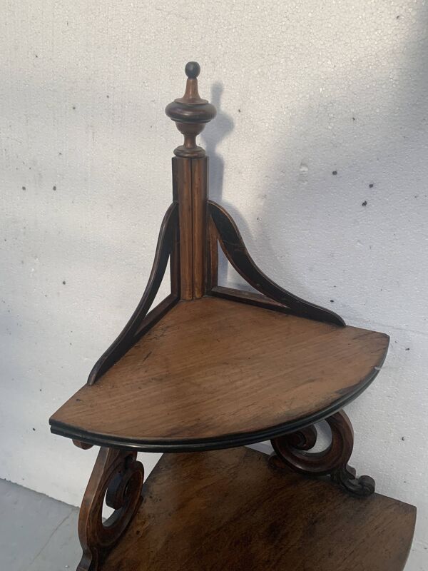 Etagère d'angle Napoléon III en noyer massif XIX siècle