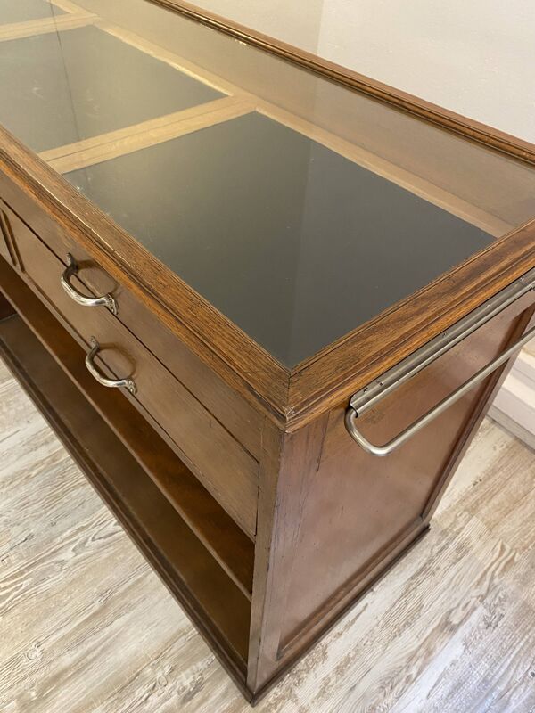 Meuble de mercerie, comptoir de metier