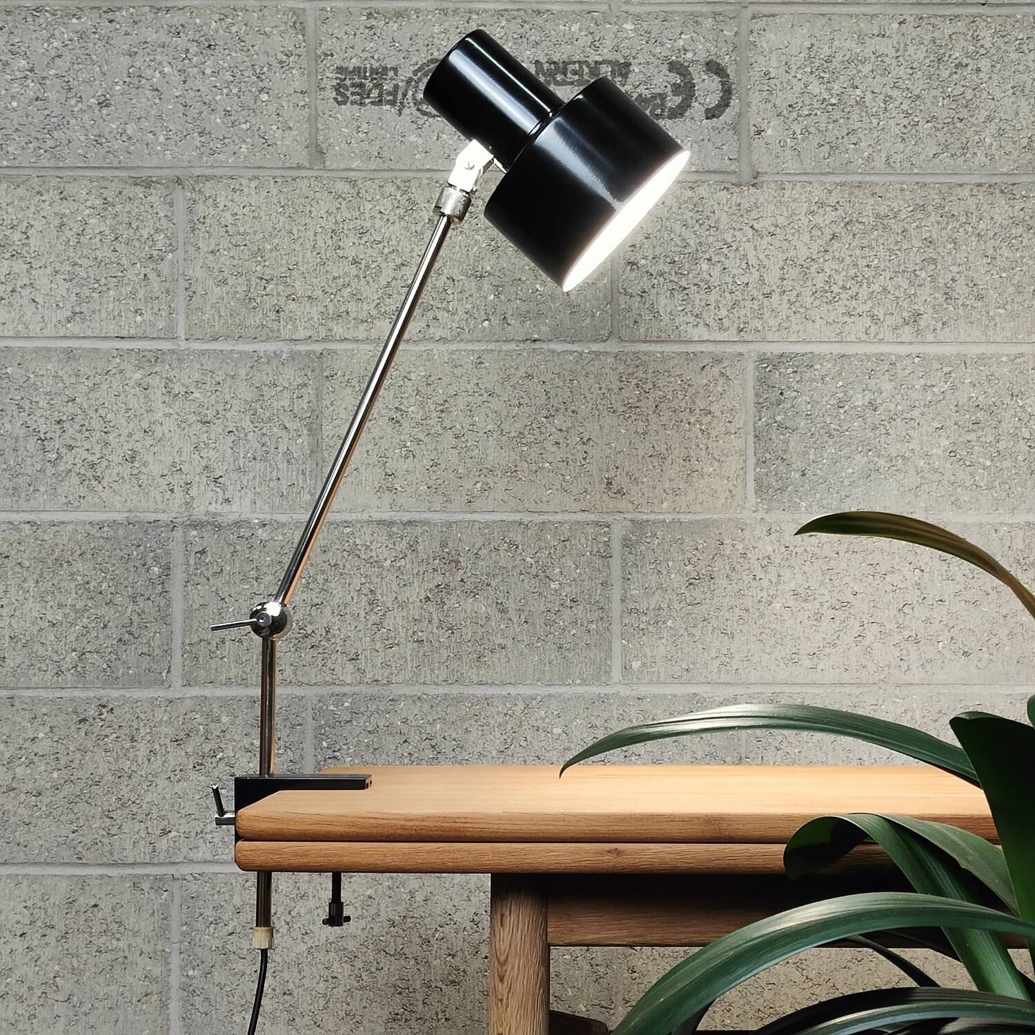 Vise lamp restored by Jan Suchan for Elektrosvit Czech Republic