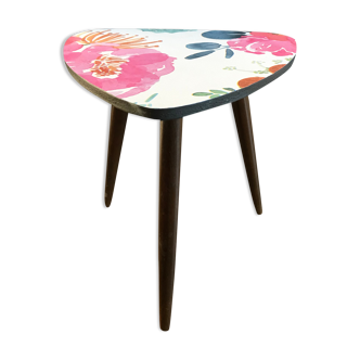 Tripod table