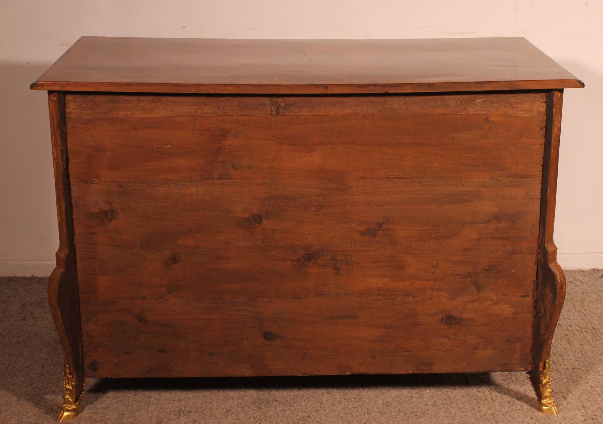 Mazarine chest of drawers from the early 18th century