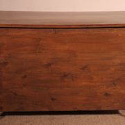 Mazarine chest of drawers from the early 18th century