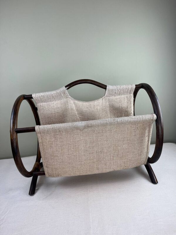 Porte revue vintage en rotin