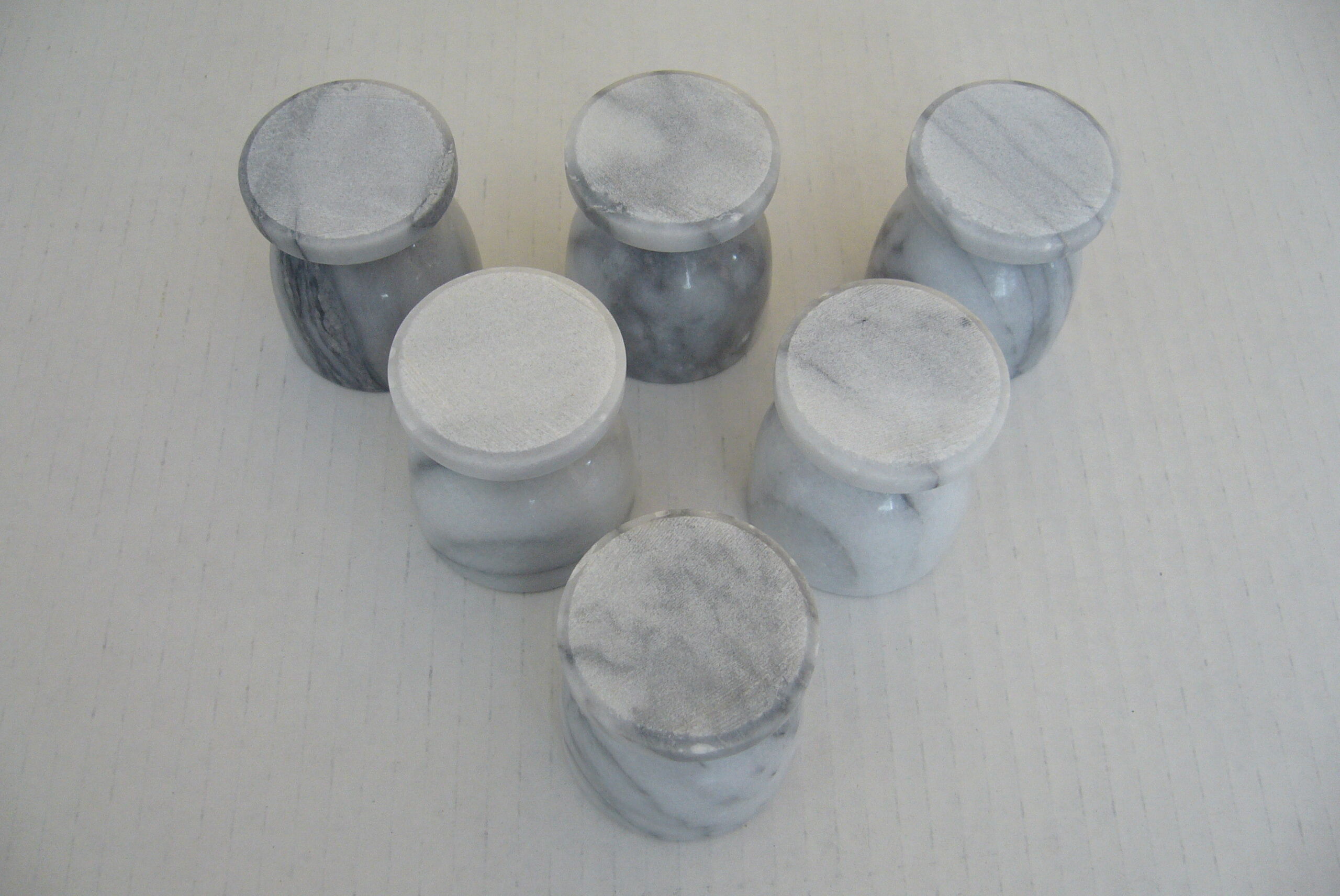 Lot of 6 cockroaches in white marble and gray 80s