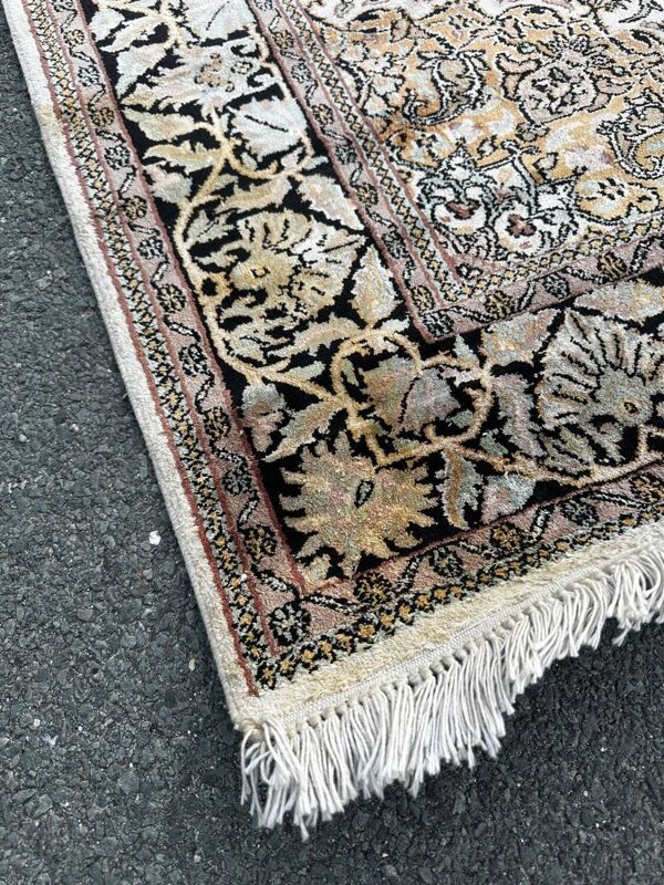 Tapis persan en pure soie