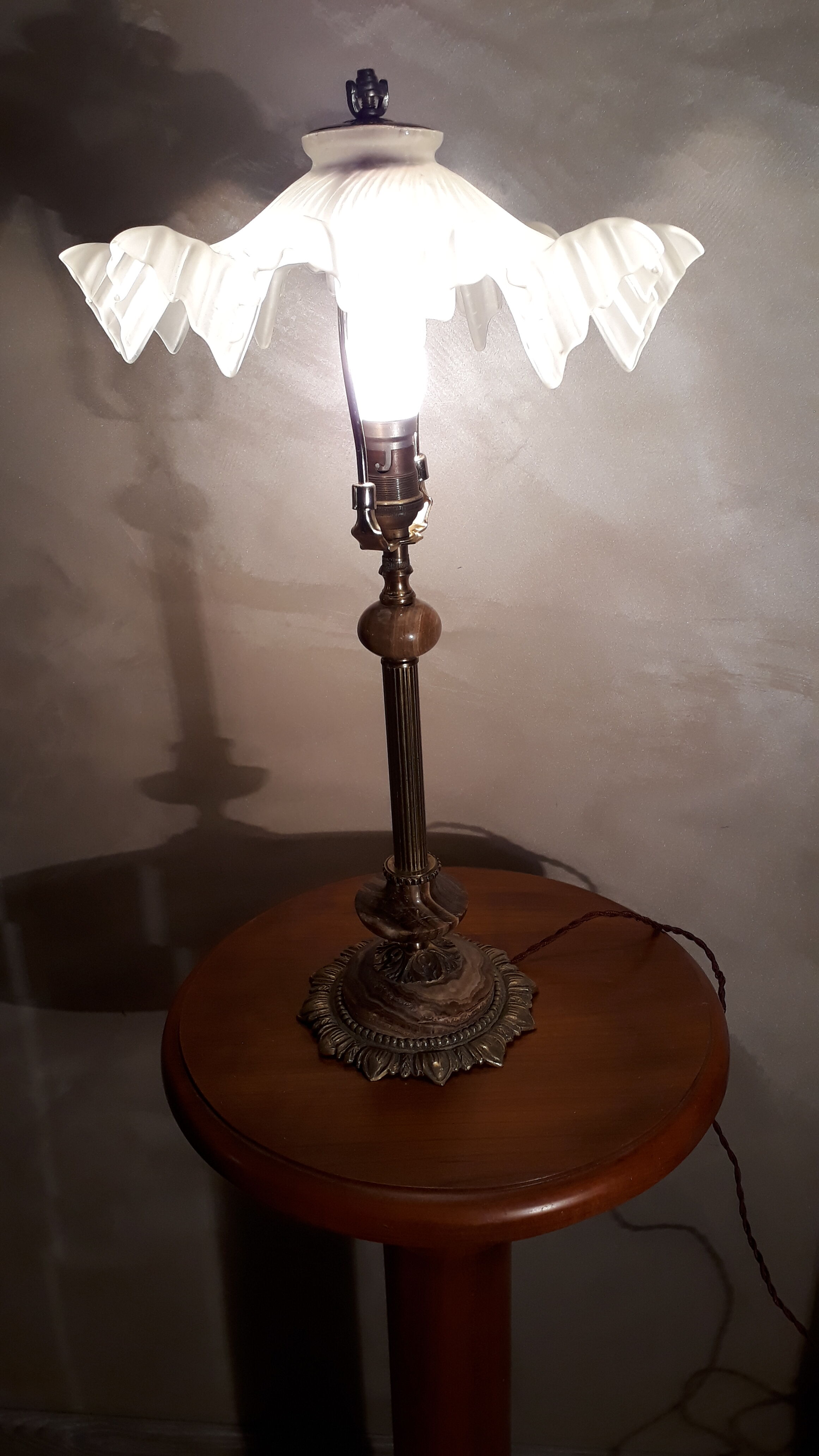 Brown marble lamp with bronze base and American frame 1940