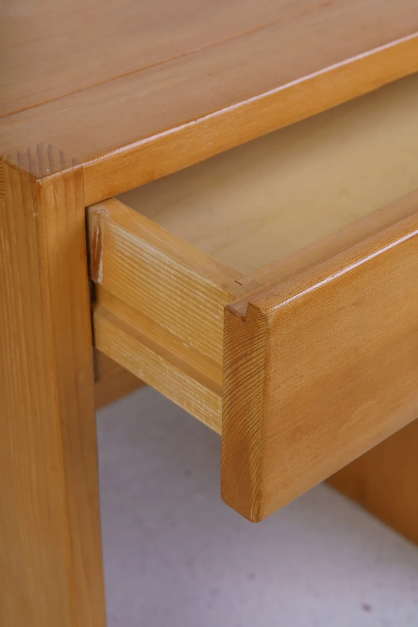 Petit bureau "Regain" en pin massif