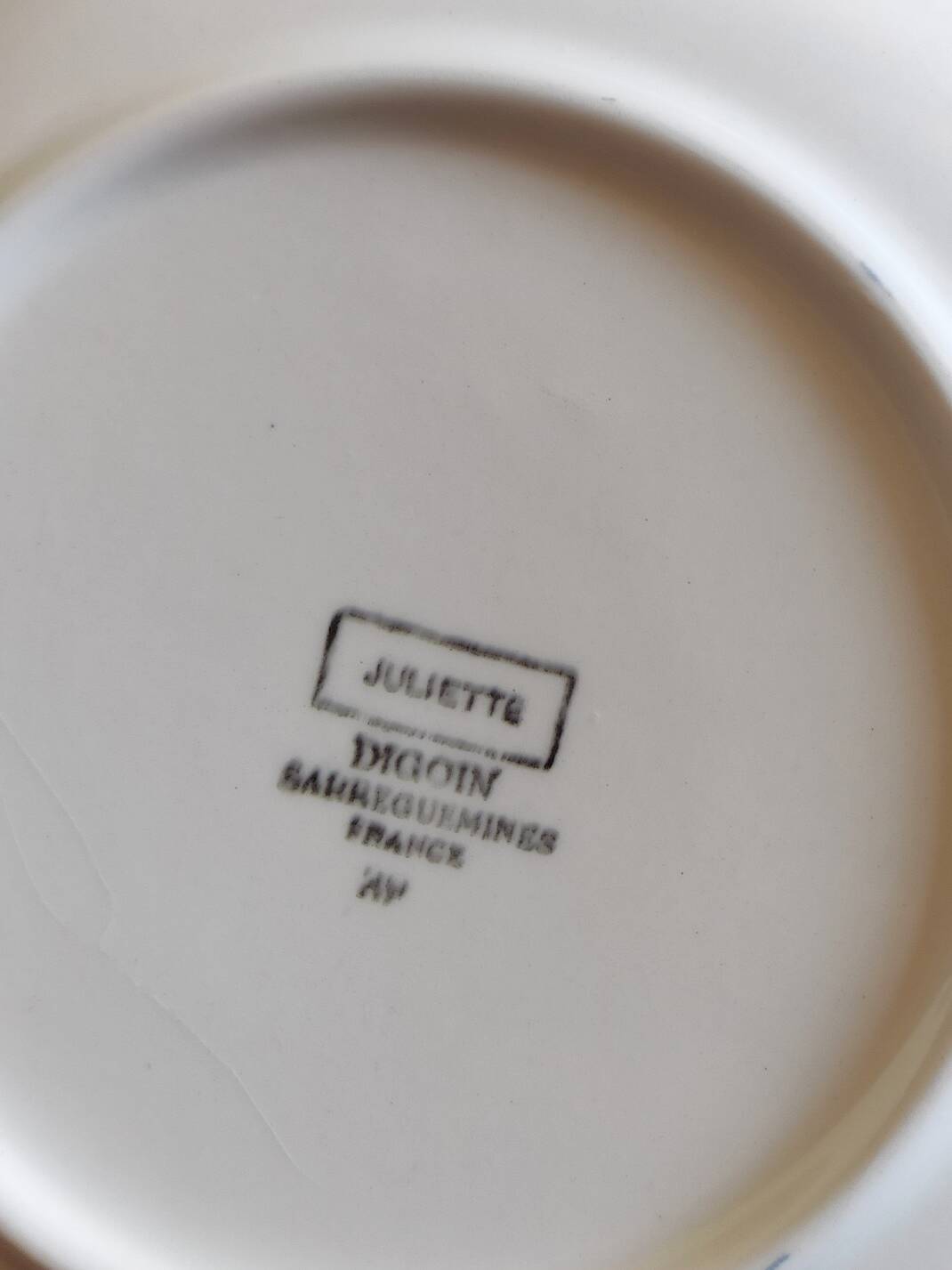 6 Digoin “Juliette” soup plates