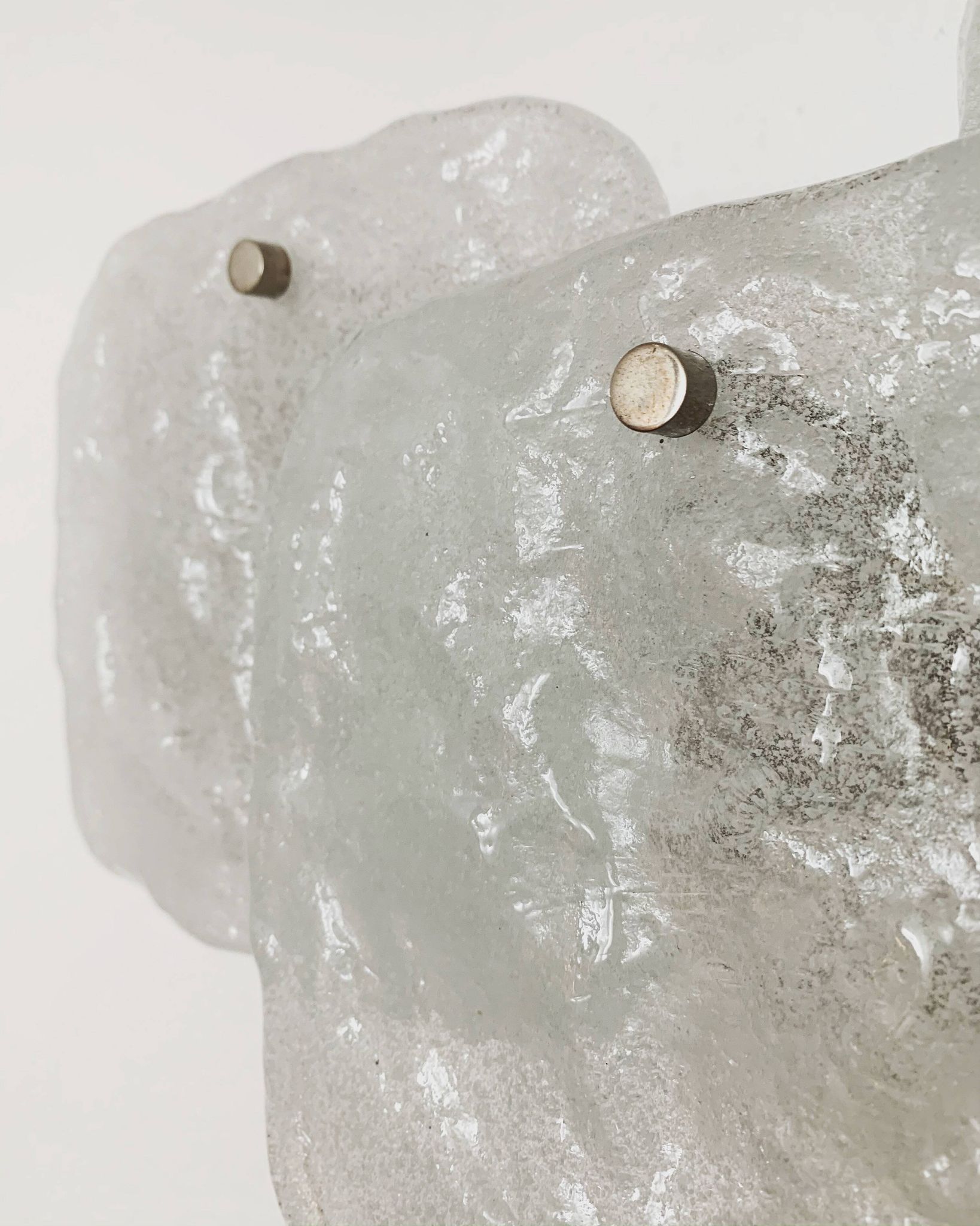Lampe murale en verre de glace par J.T. Kalmar