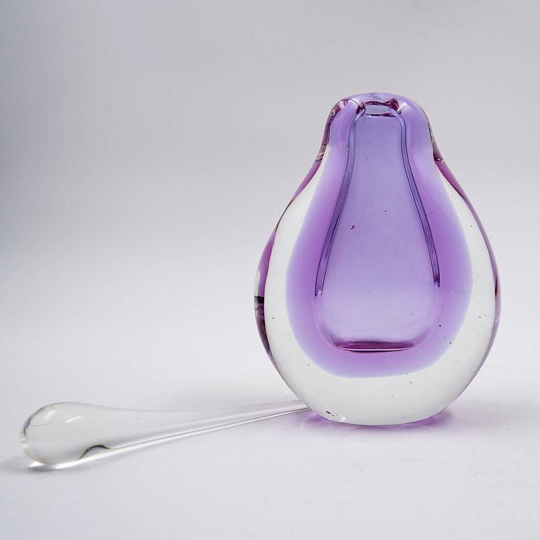Flacon à parfum en verre soufflé violet « Sommerso »