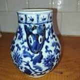 Rare vase in blue and white porcelain – handles sculpted as rabbit heads.
