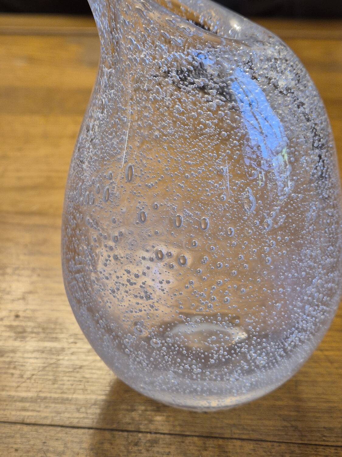 Small bubbled vase in blown glass