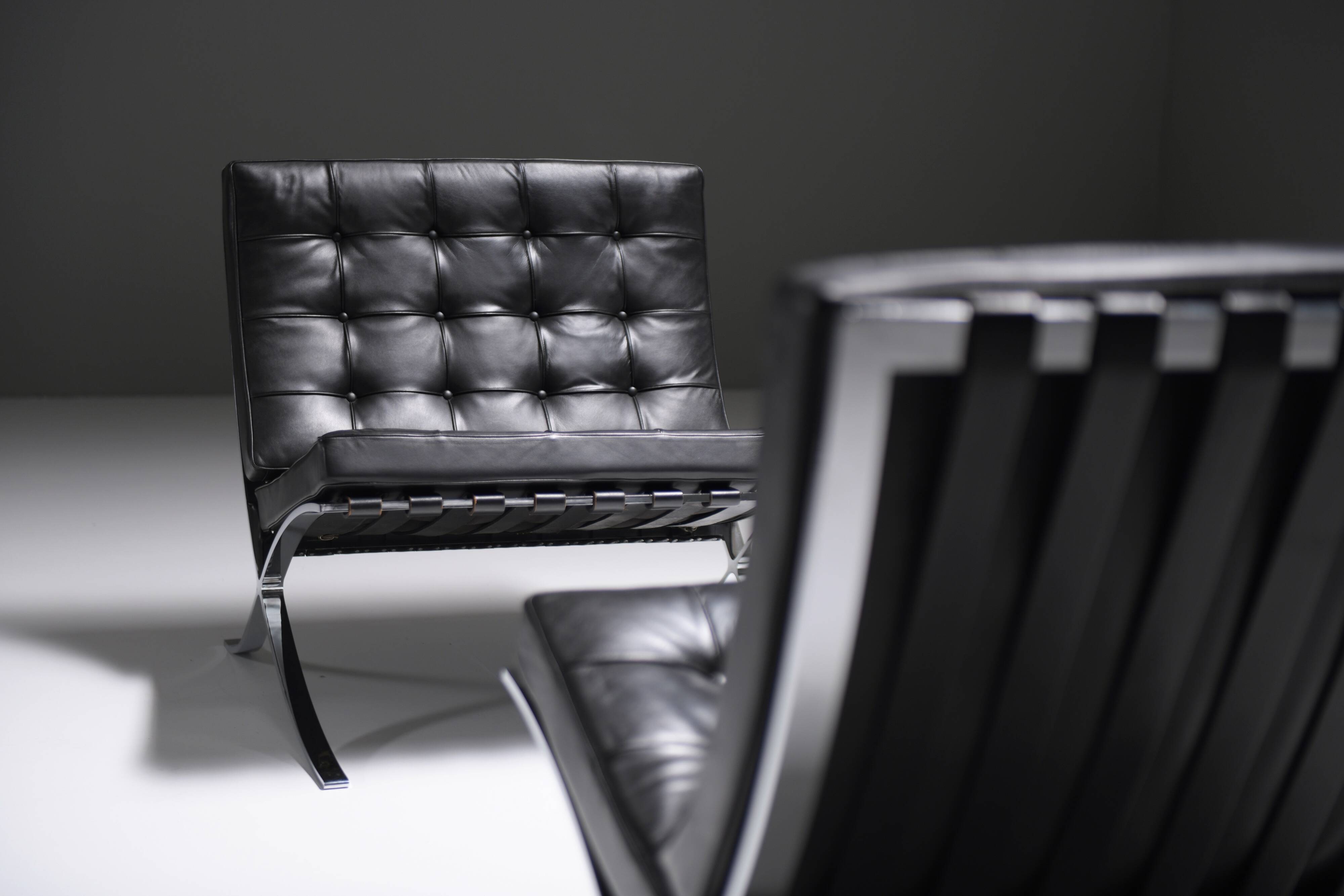 Vintage set of Barcelona Chairs - Ludwig Mies van der Rohe - Knoll International