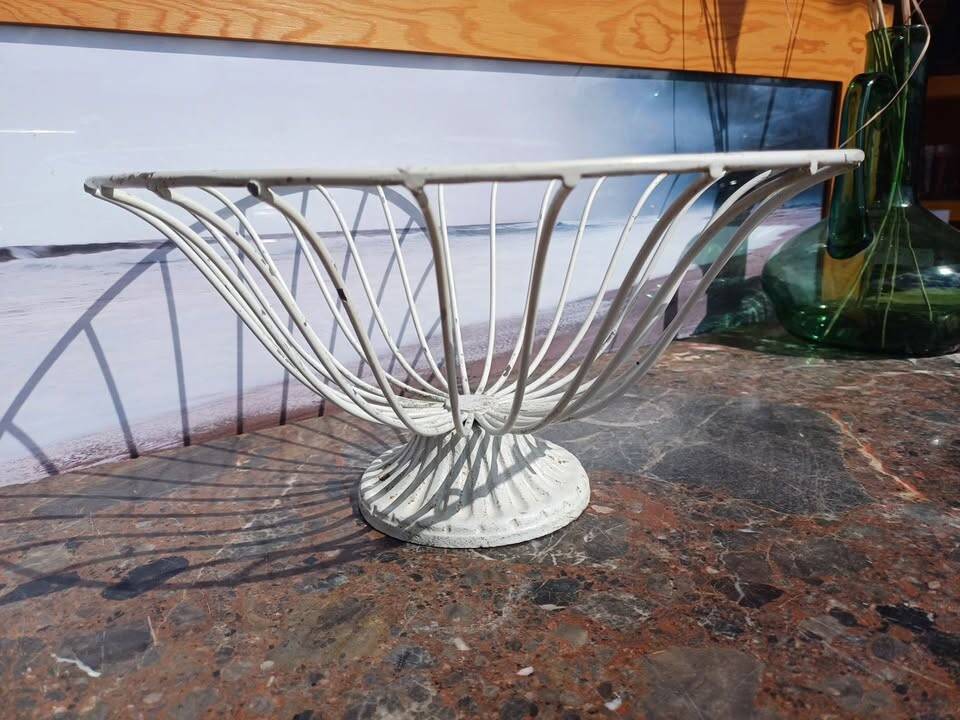 Vintage fruit/bread basket