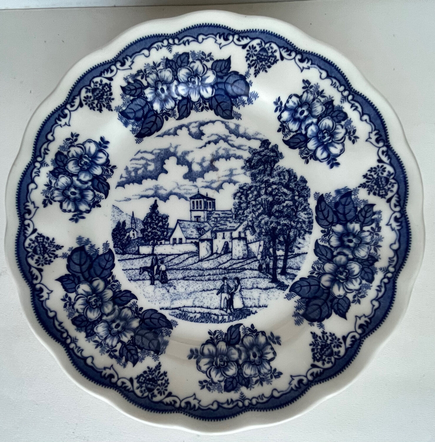 6 dessert plates with English décor