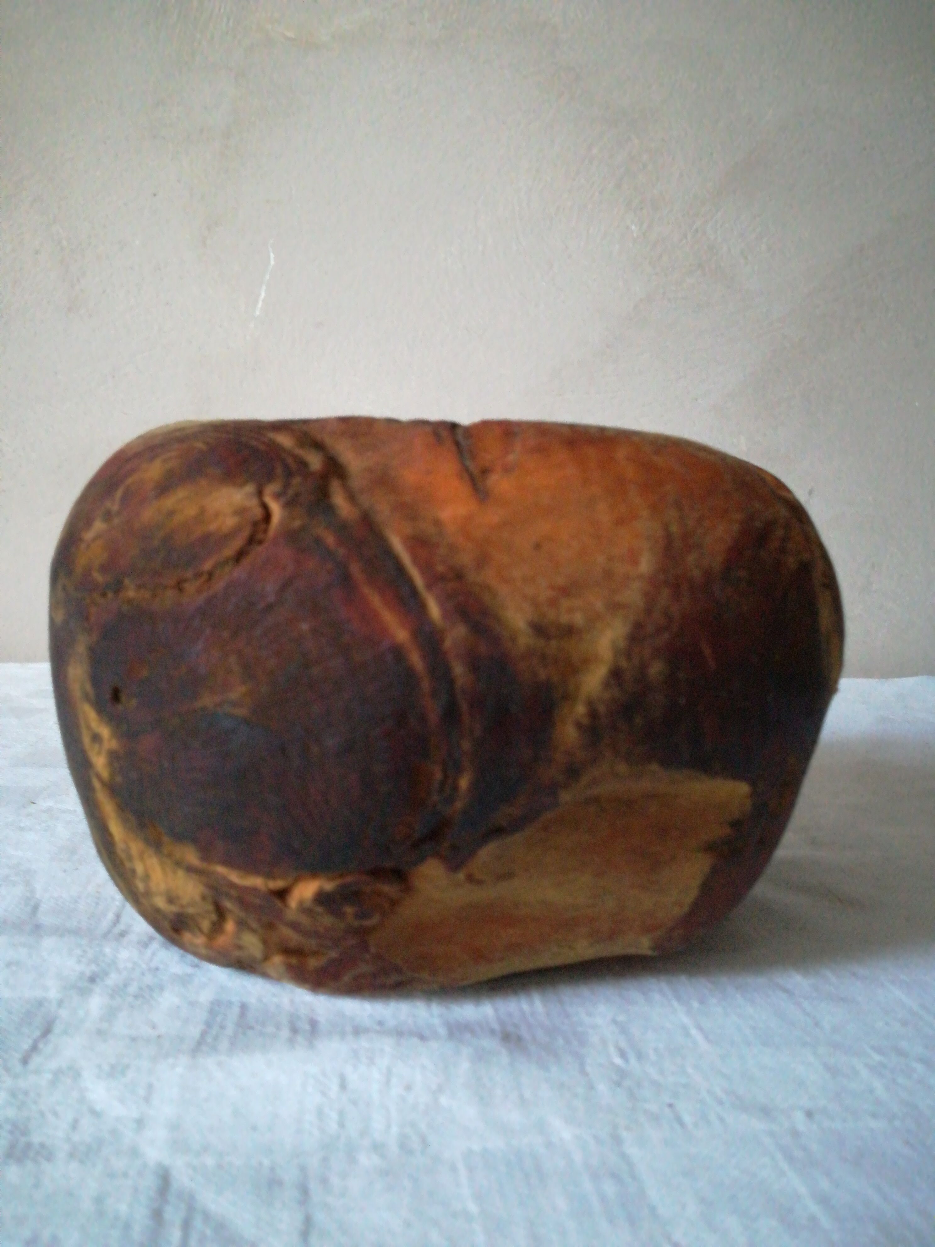 Cache pot en bois brut