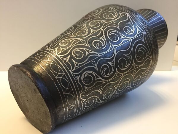 Ancien Vase en Acier Damasquiné d'Argent Style Indo-Persan Travail Marocain