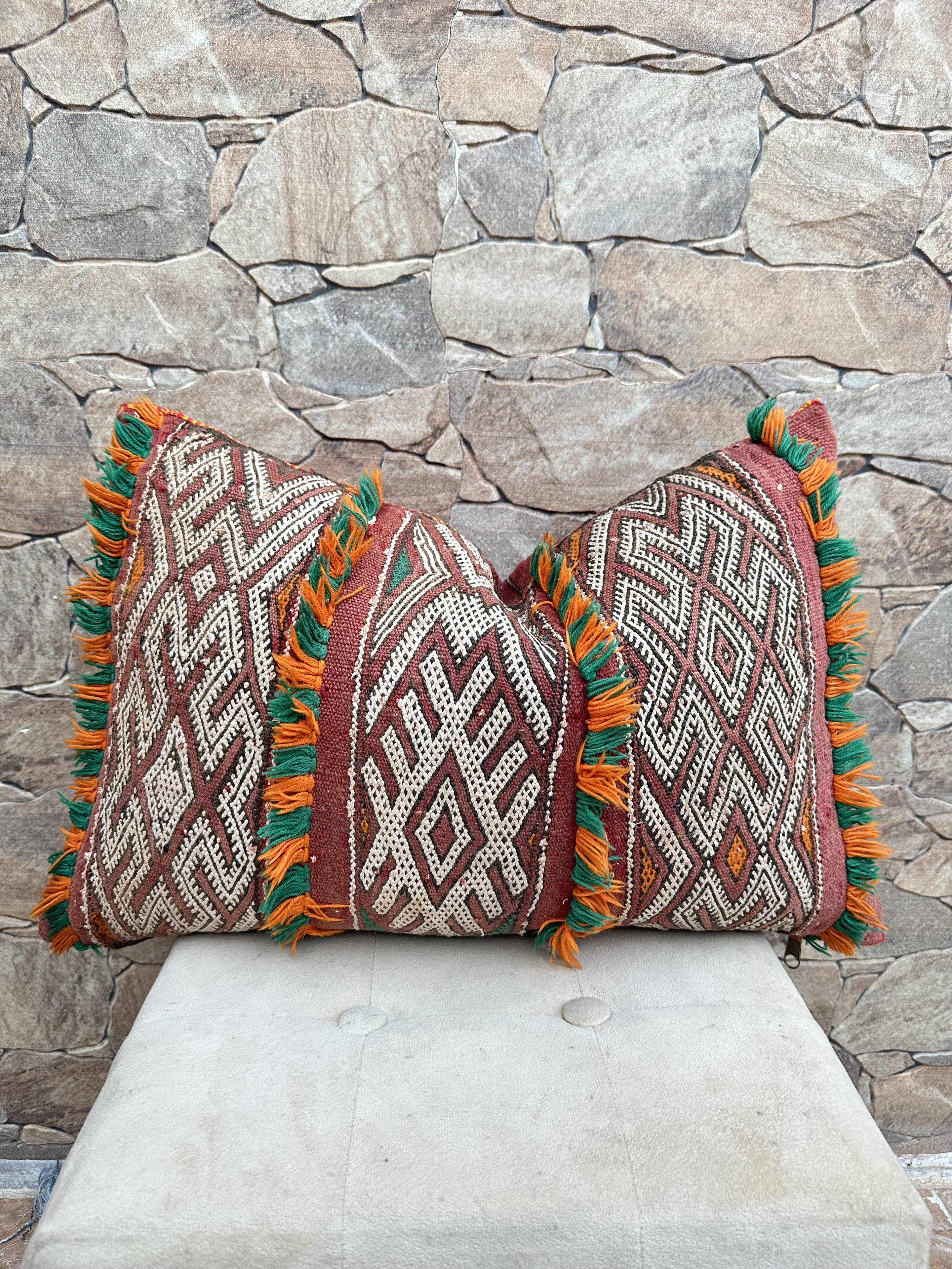 Vintage Berber wool cushion cover: Moroccan cushion, Boujad pattern