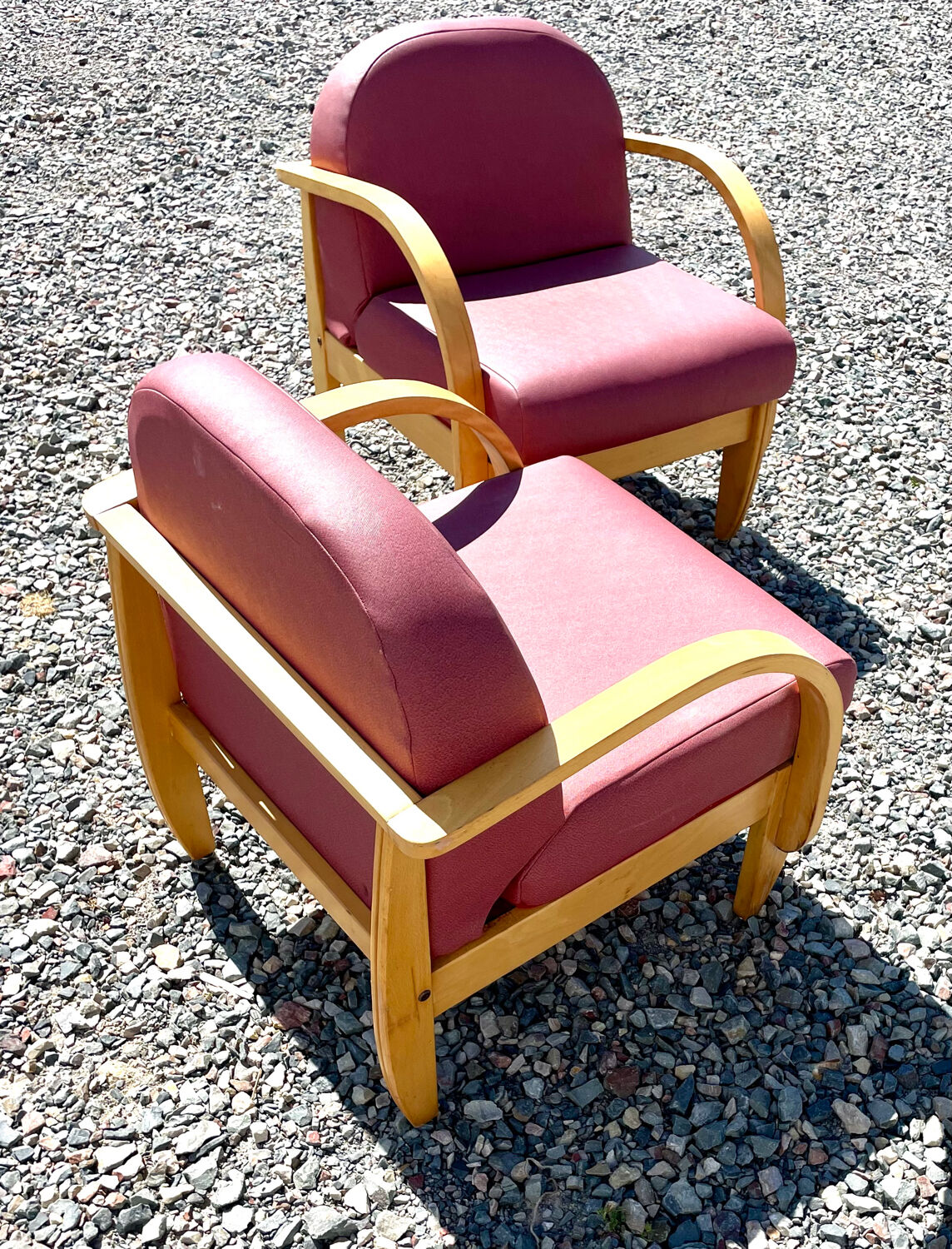 Paire de fauteuils style Baumann
