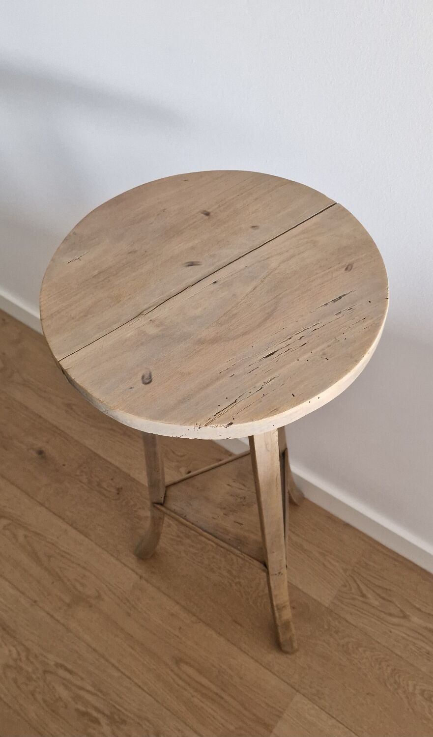 Old pedestal table driftwood