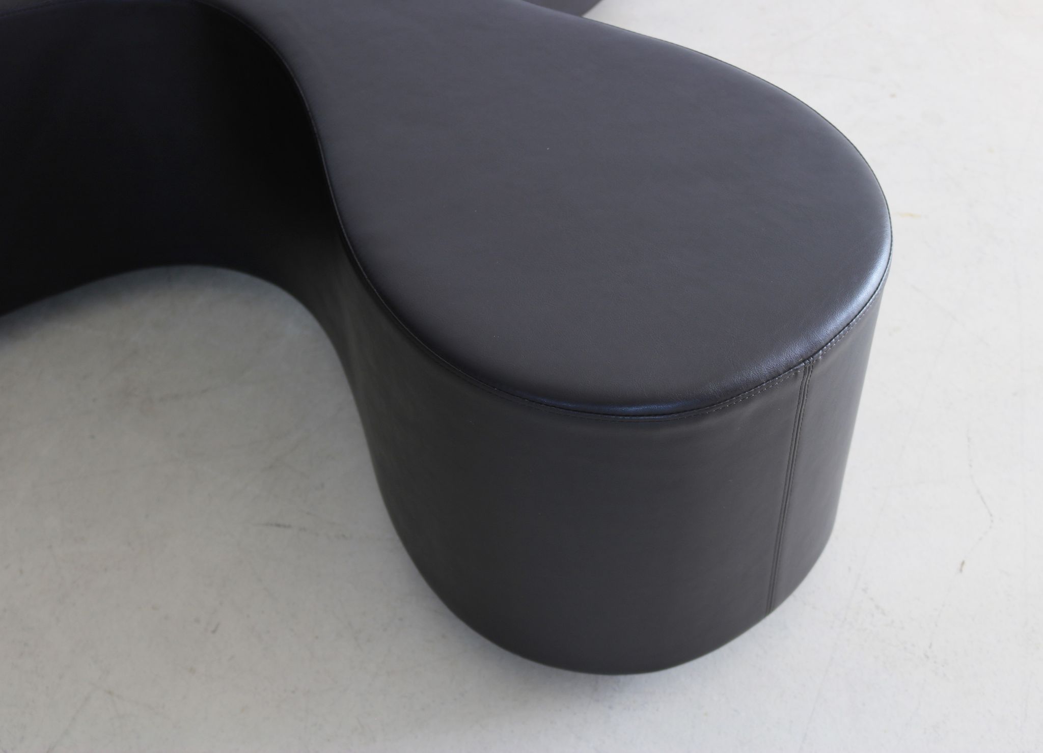 Banc Flower Vitra par Sanaa