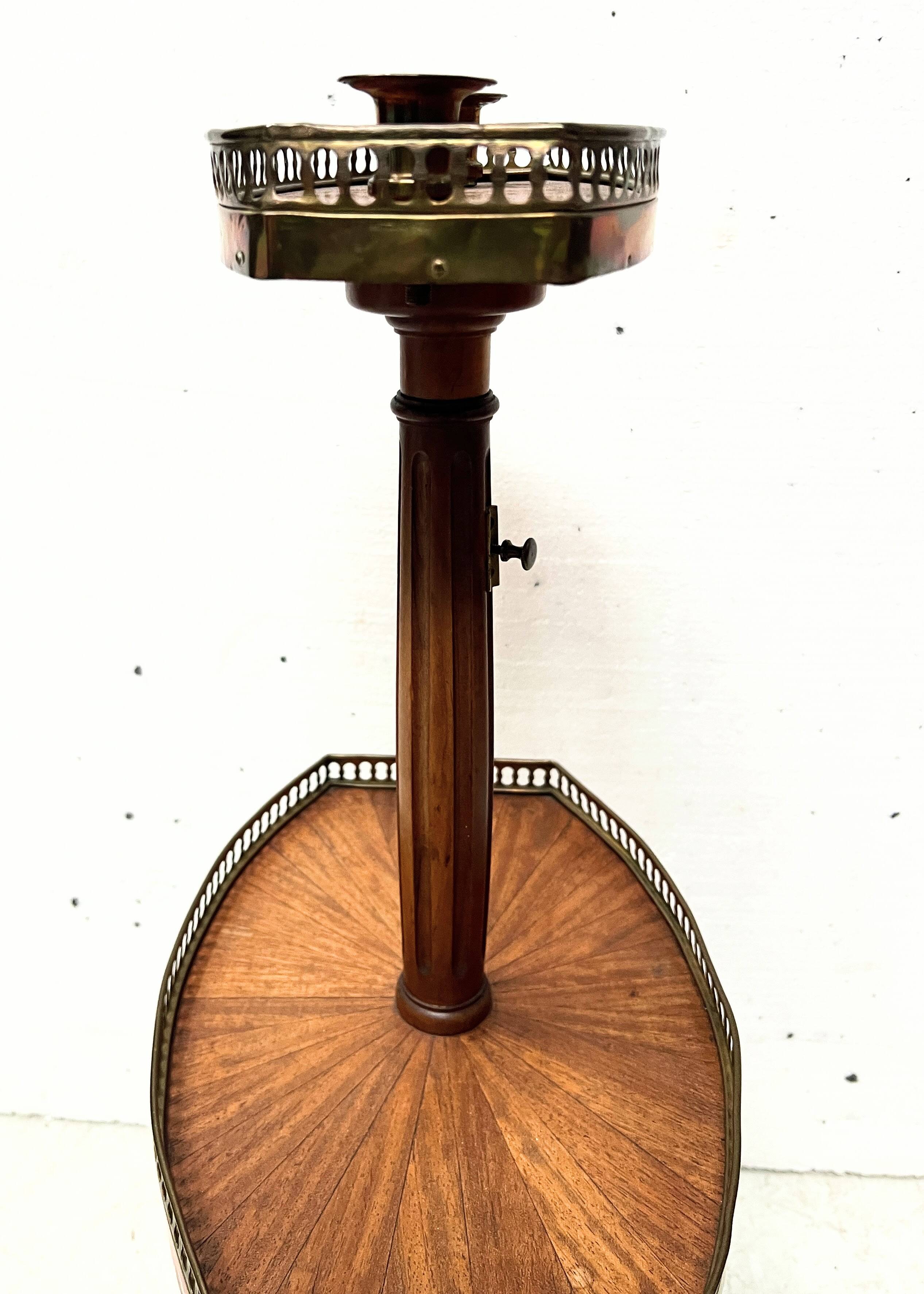 Silent servant in Louis XVI style in mahogany, 20th century.