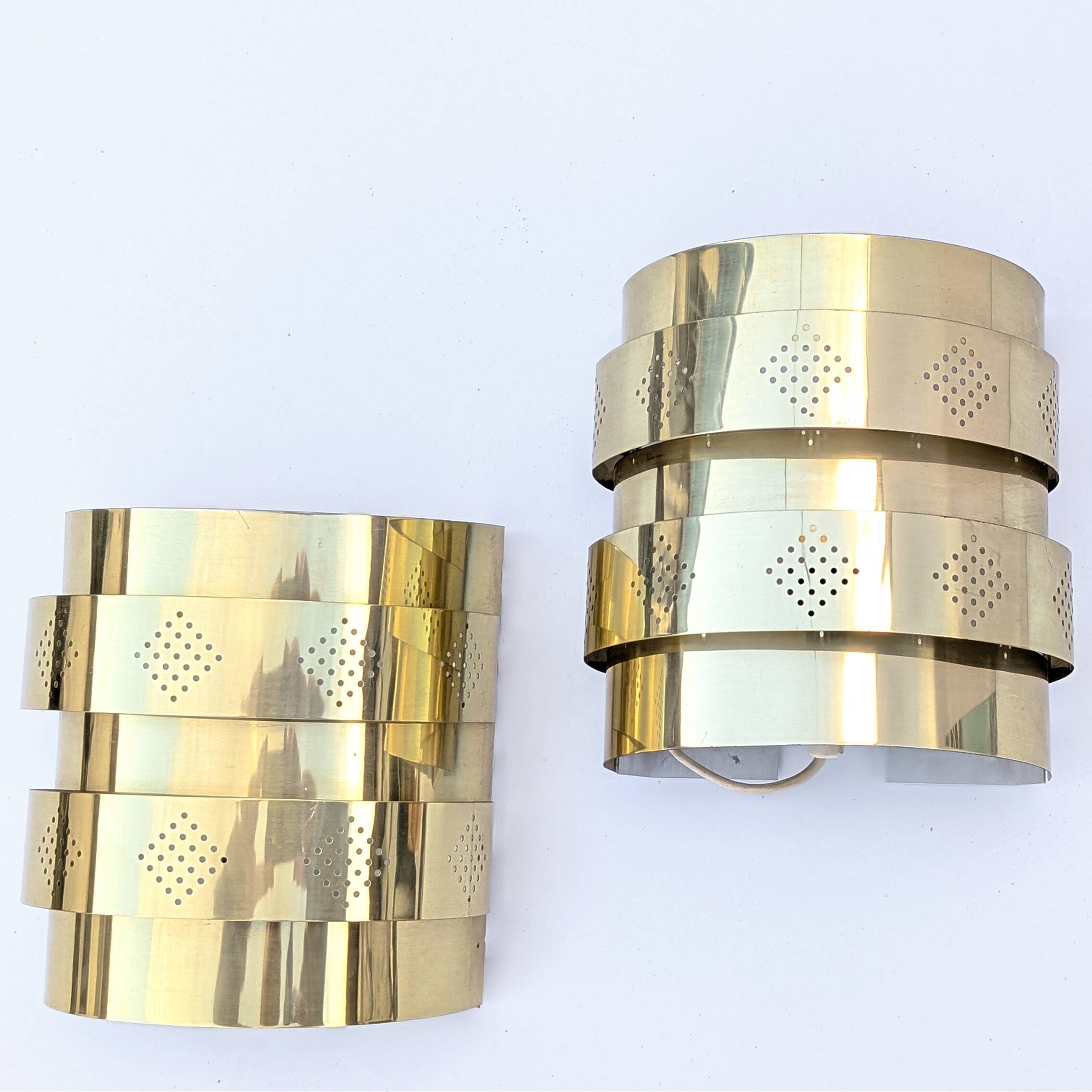 Pair of sculptural wall lights in brass – Werner Schou - Coronell Elektro
