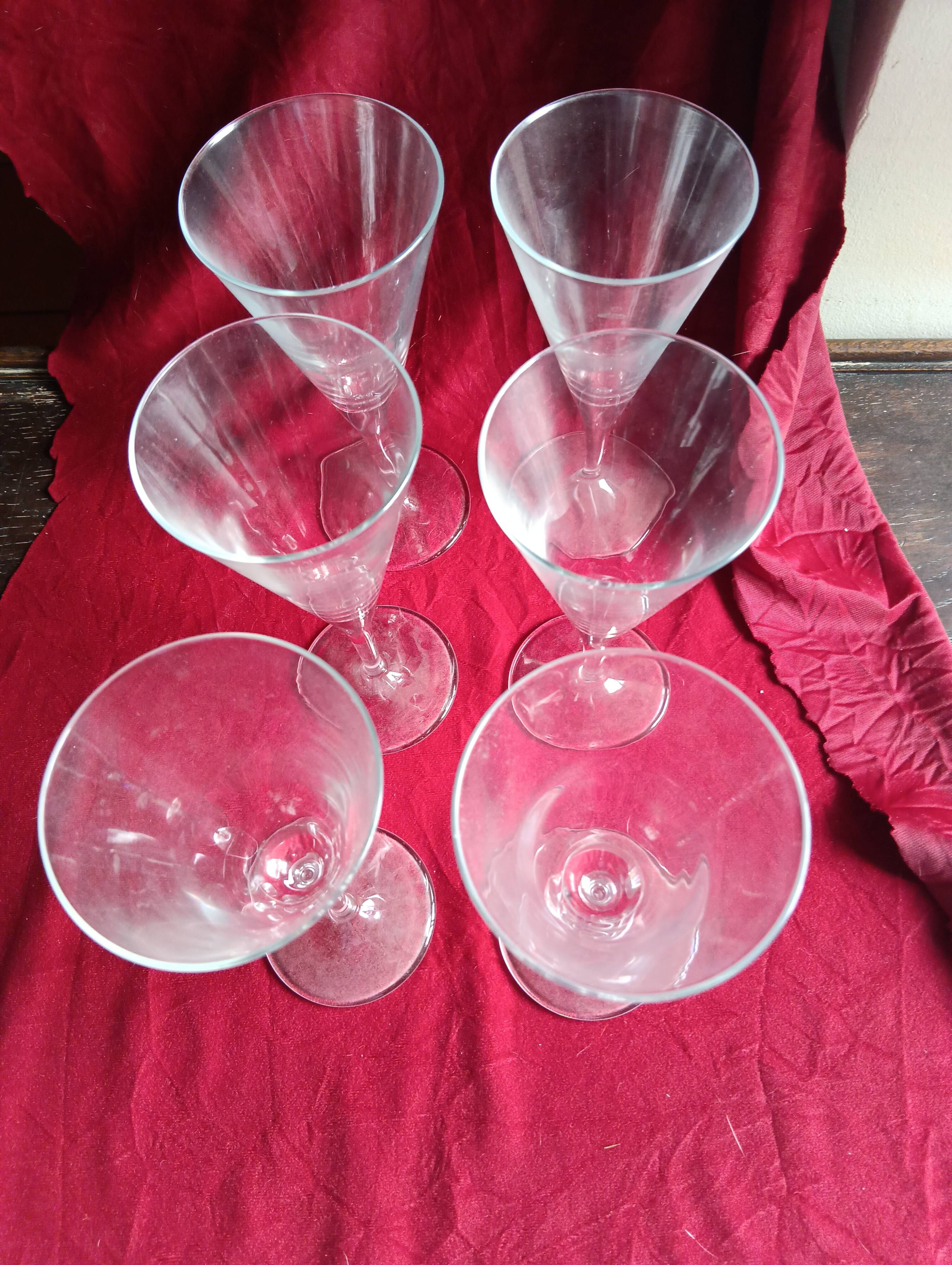 Set of 6 "flute" glasses in blown glass