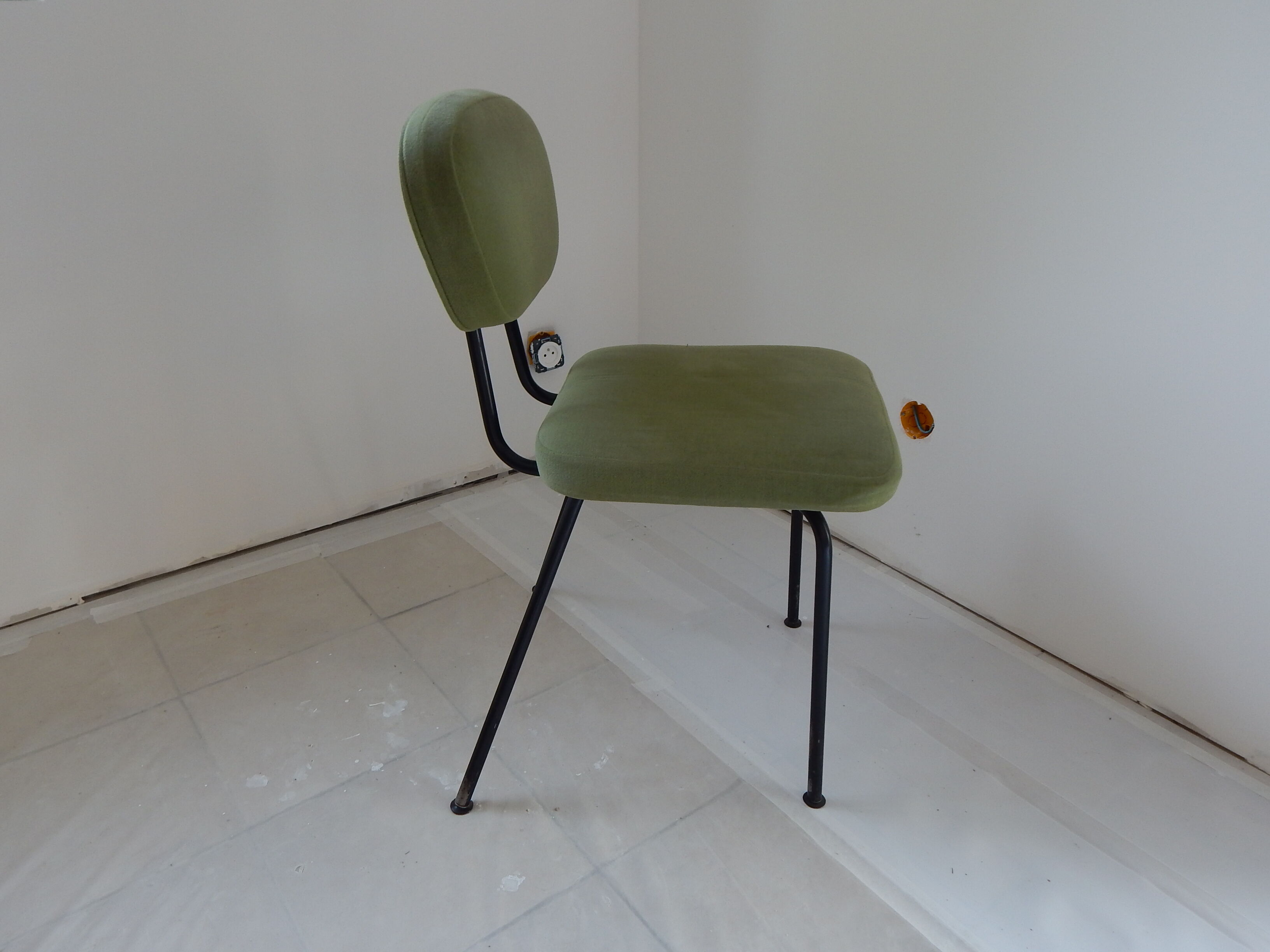 Paulin stone design chair by Dassas year 50/60