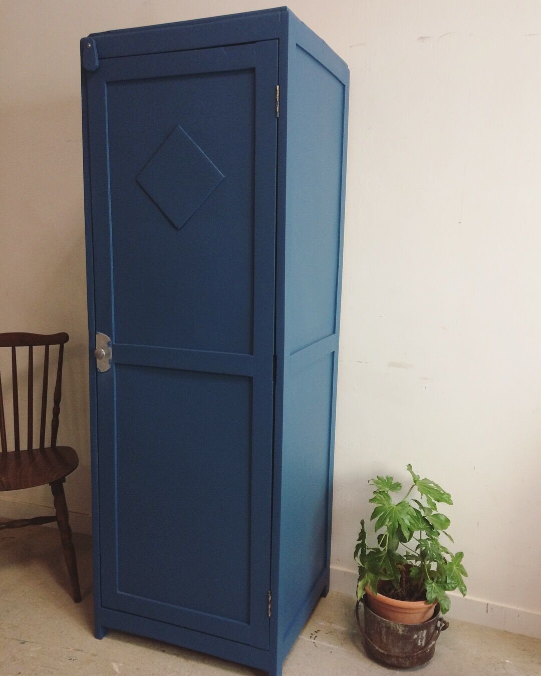 Locker room cabinet