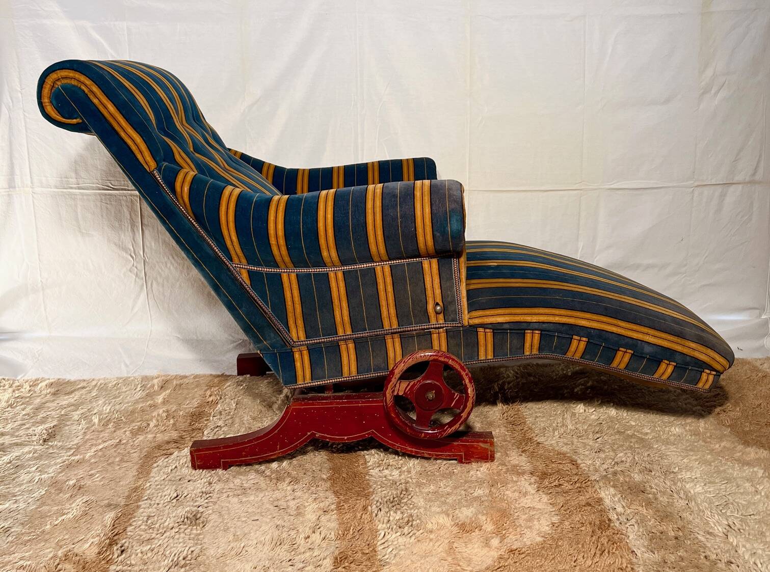Dr Pascaud's Le Surrepos lounge chair, 1920s velvet chaise longue