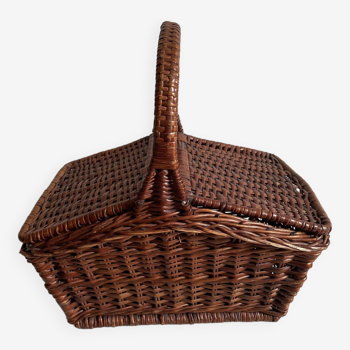 Wicker basket picnic type