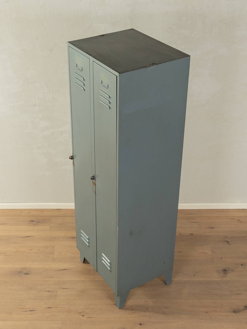 Armoire en acier des années 1960