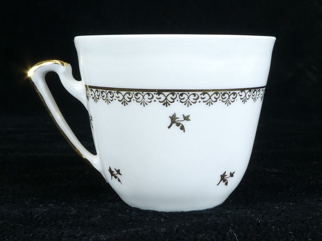 Coffee service in white and gold porcelain Limoges France