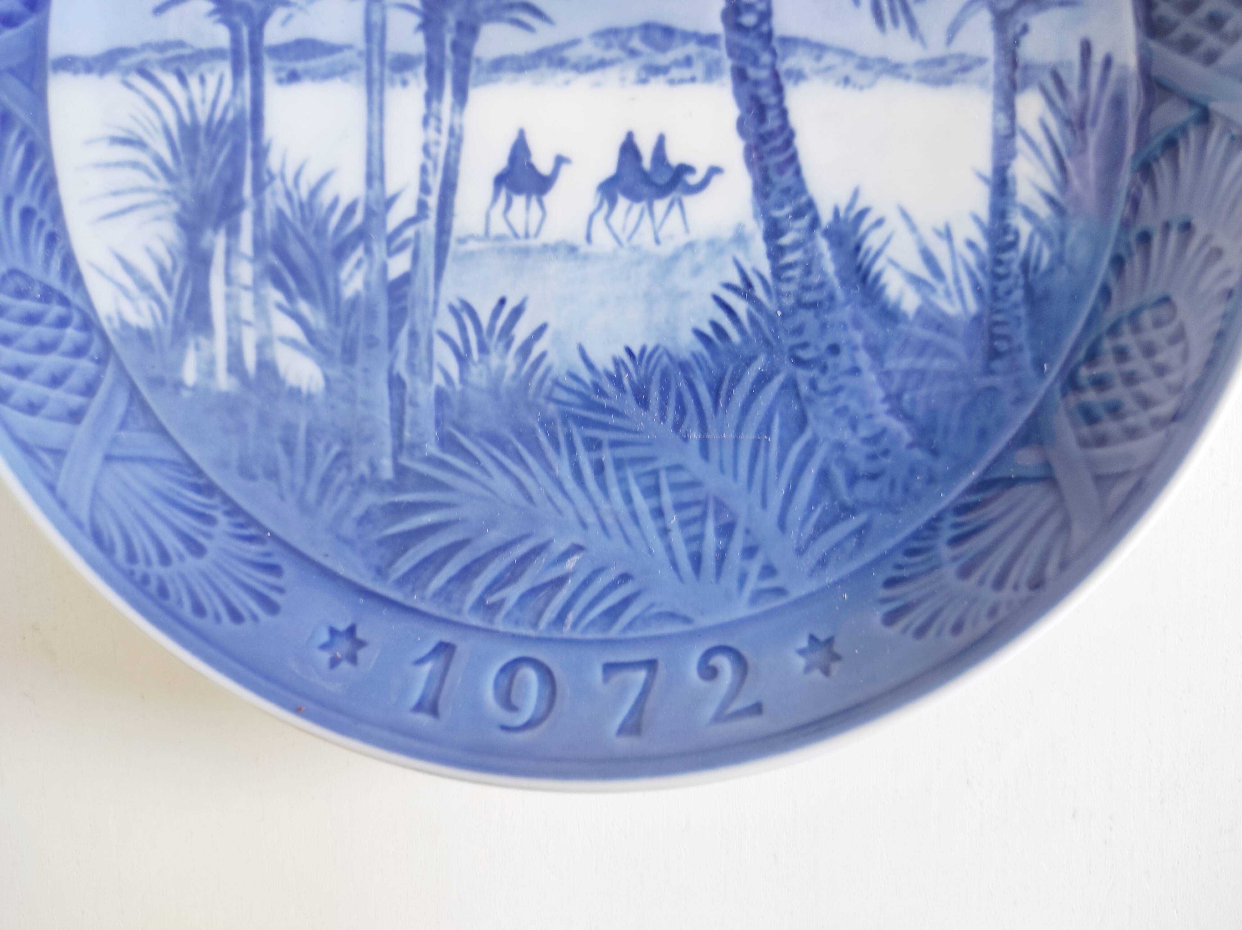 Assiette porcelaine bleu danemark scène désert